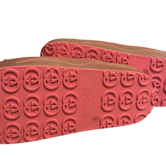 GUCCI Slides - Picture 3 of 8